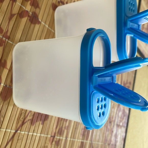 Tupperware seasoning containers . - Picture 3 of 8